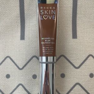 Becca Skin Love Weightless Blur Foundation